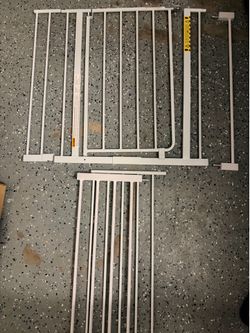 Adjustable Safety Gate for Pets / Baby