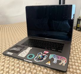 2019 MacBook Pro 16-inch i7 / 16GB / 512GB