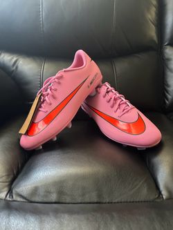 Soccer cleats