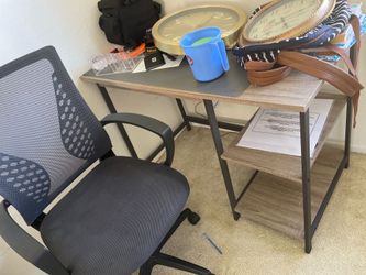 Table and chair in great condition like new for 20 dollars