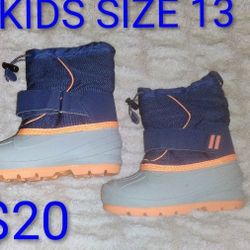 FIRM IN MERCED‼️KIDS SNOWBOOTS SIZE 13