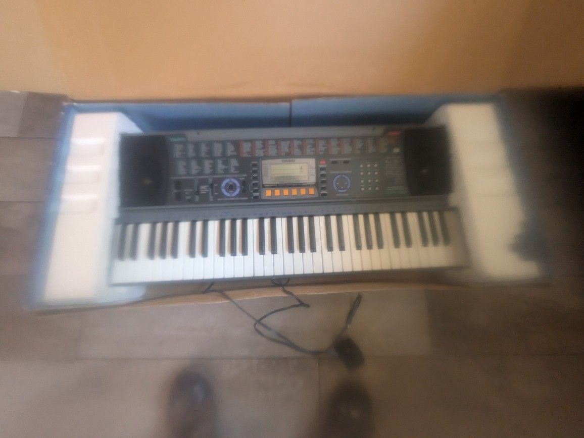 Casio Ctk-601 Electronic Keyboard With General Midi