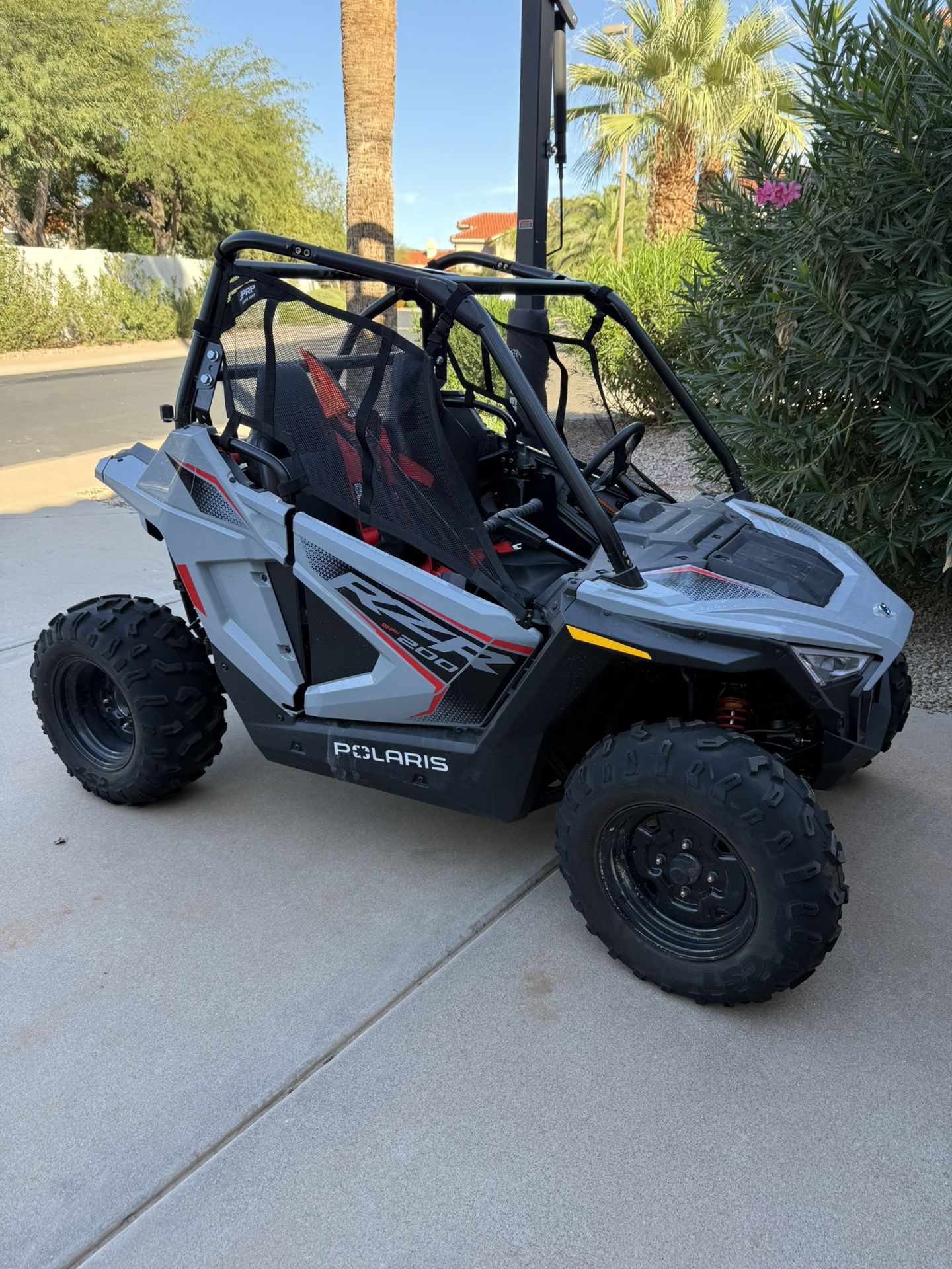 RZR 200 EFI 2024