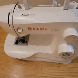 Singer Simple Sewing Machine With Tons Of Extras