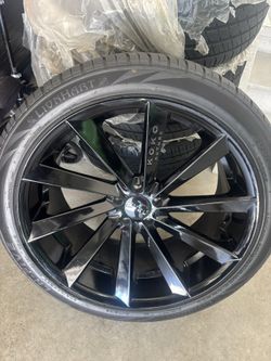 Like New  22” Gianelle Verdi Koko Culture Rims And Tires P