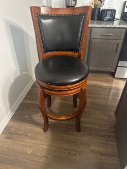 Swivel barstools
