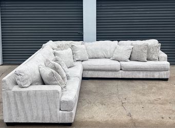 Ashley Furniture “Rawcliffe” 3pc. Sectional Sofa