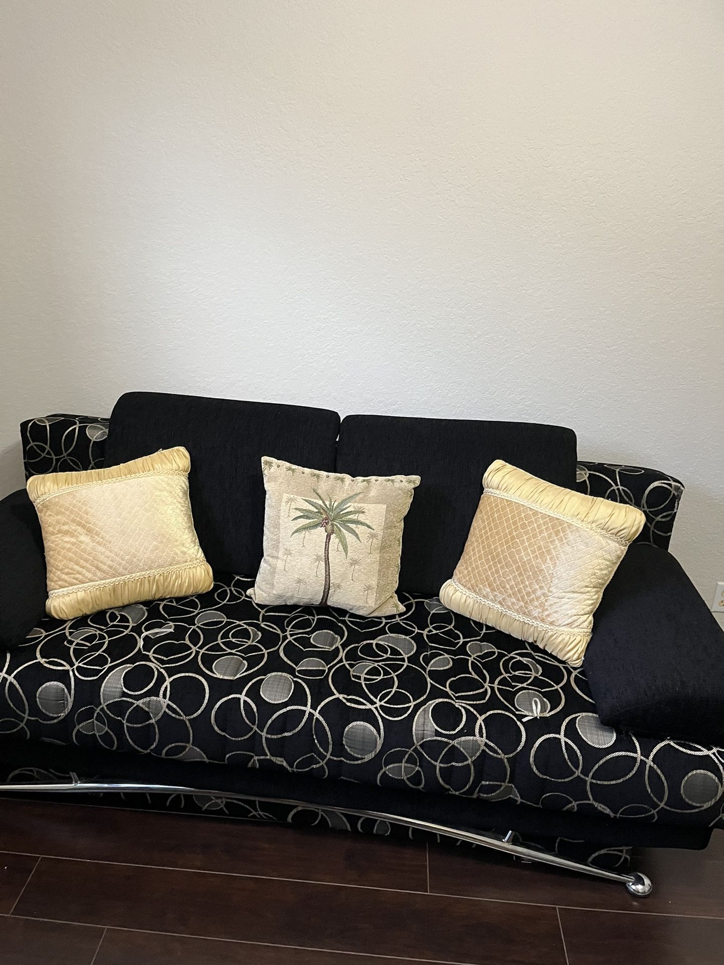 SOFA SLEEPER WITH QUEEN SIZE BED AND STORAGE RETAIL IS $750