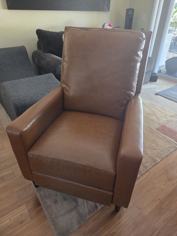elegant Manual Recliner - excellent condition
