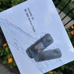 Insta360 X5 Essentials Bundle - Waterproof 8K 360