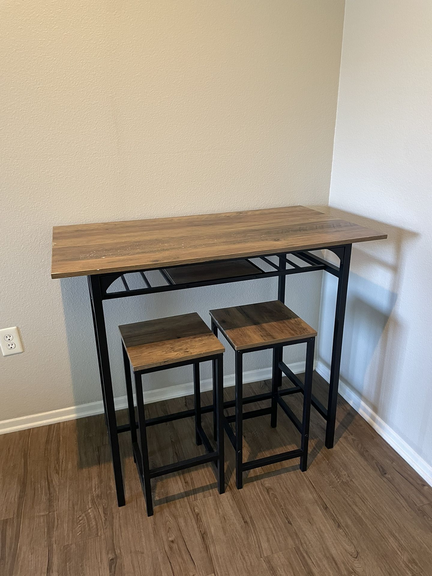 Bar Table with stools