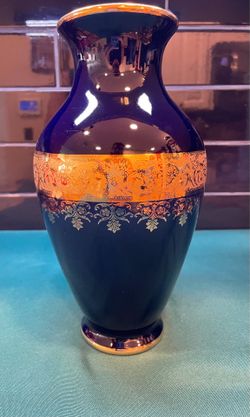 Vintage beautiful cobalt blue and gold gilt Limoges, France vase