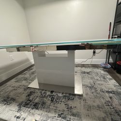 Modani dinning table and chair