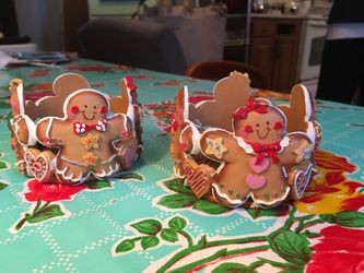 Gingerbread candle holders & garland