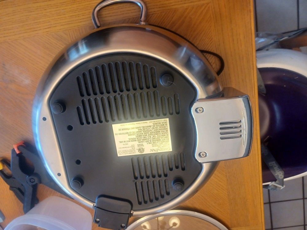 New GreenPan Essential Smart Skillet Received as Gift Never Used - $80 FIRM