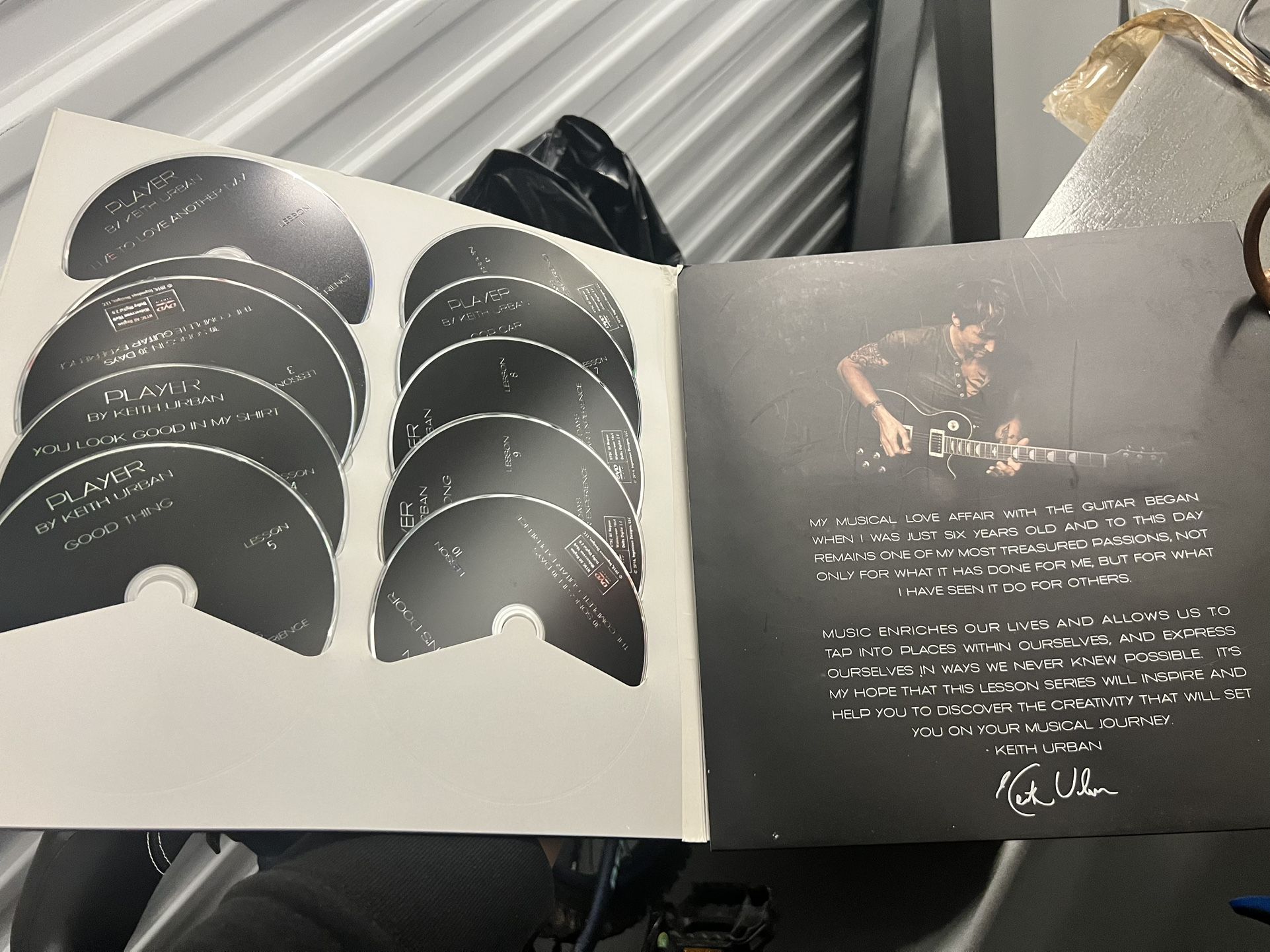 Keith Urban “Player” Acoustic Guitar Bundle 🎸 – Like New