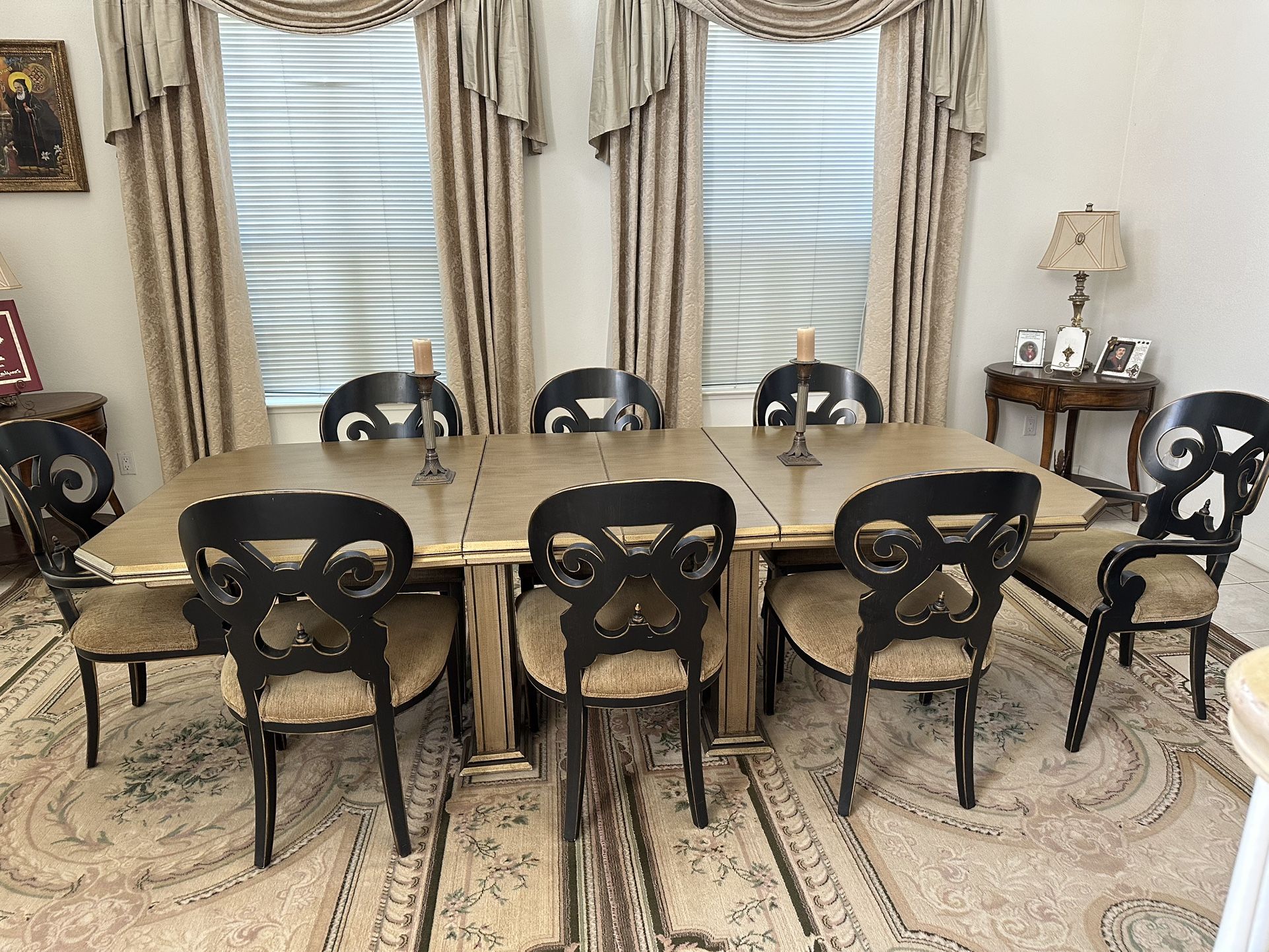 Dining Table & Chairs