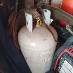 100 Lb Propane Tank