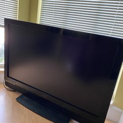 40” Vizio TV With Remote 