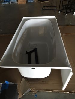 60"x32" left drain delta classic 400 tub