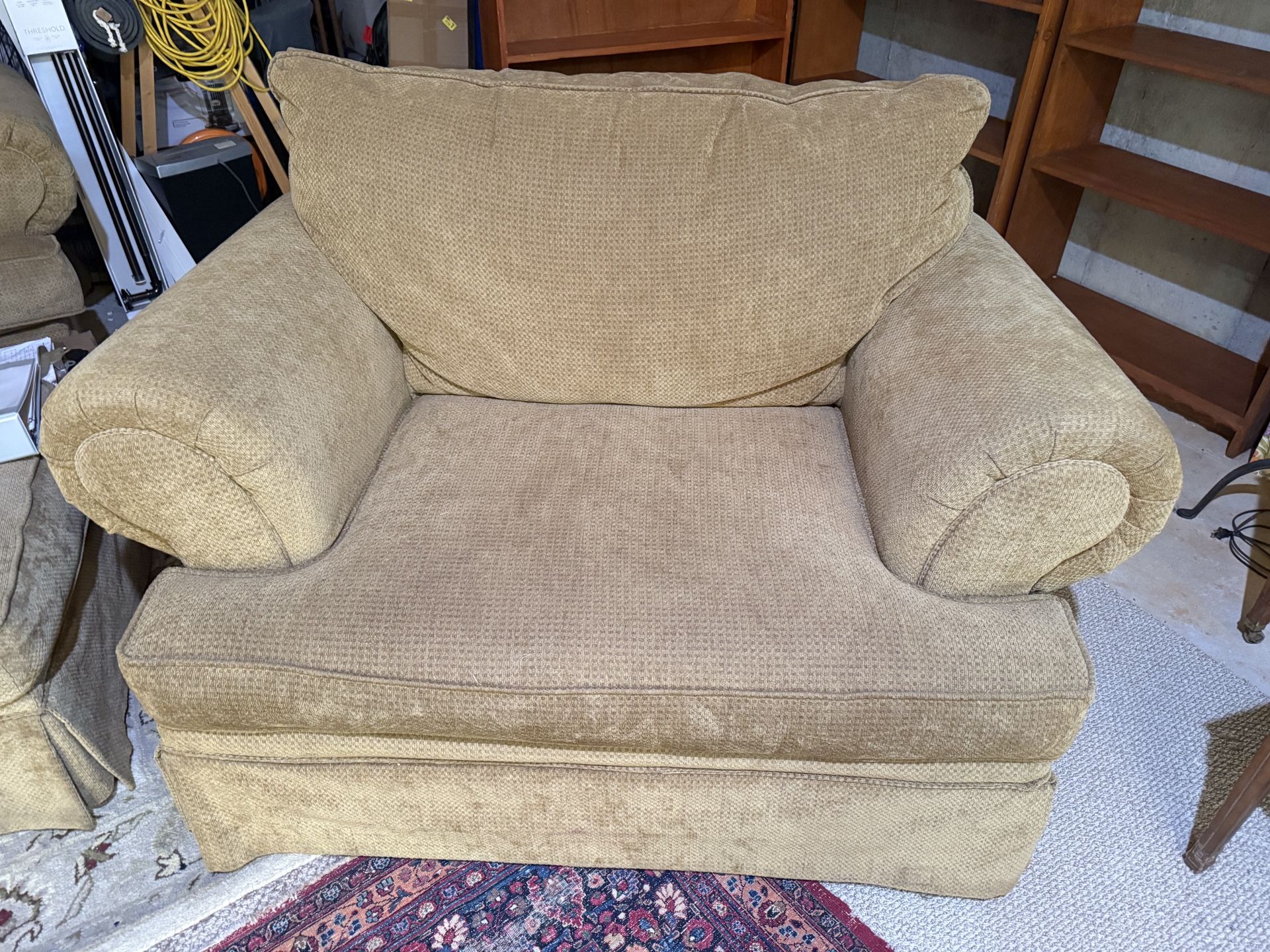 Oversized Chair / Tan