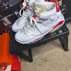 Jordan 6 retro Red Oreos size 5.5Y