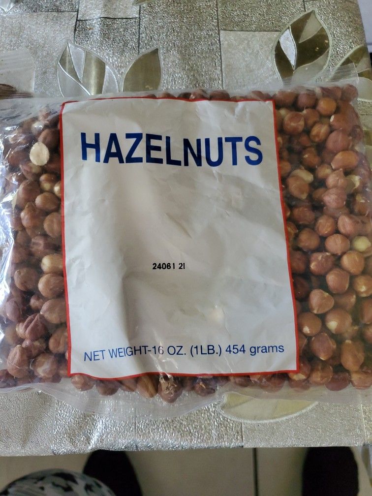 Free HAZELNUTS