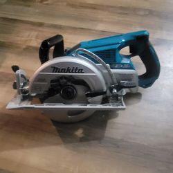 Makita worm drive style saw 36v