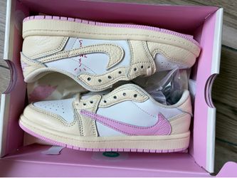 Travis Scott Jordan low size 2.5y