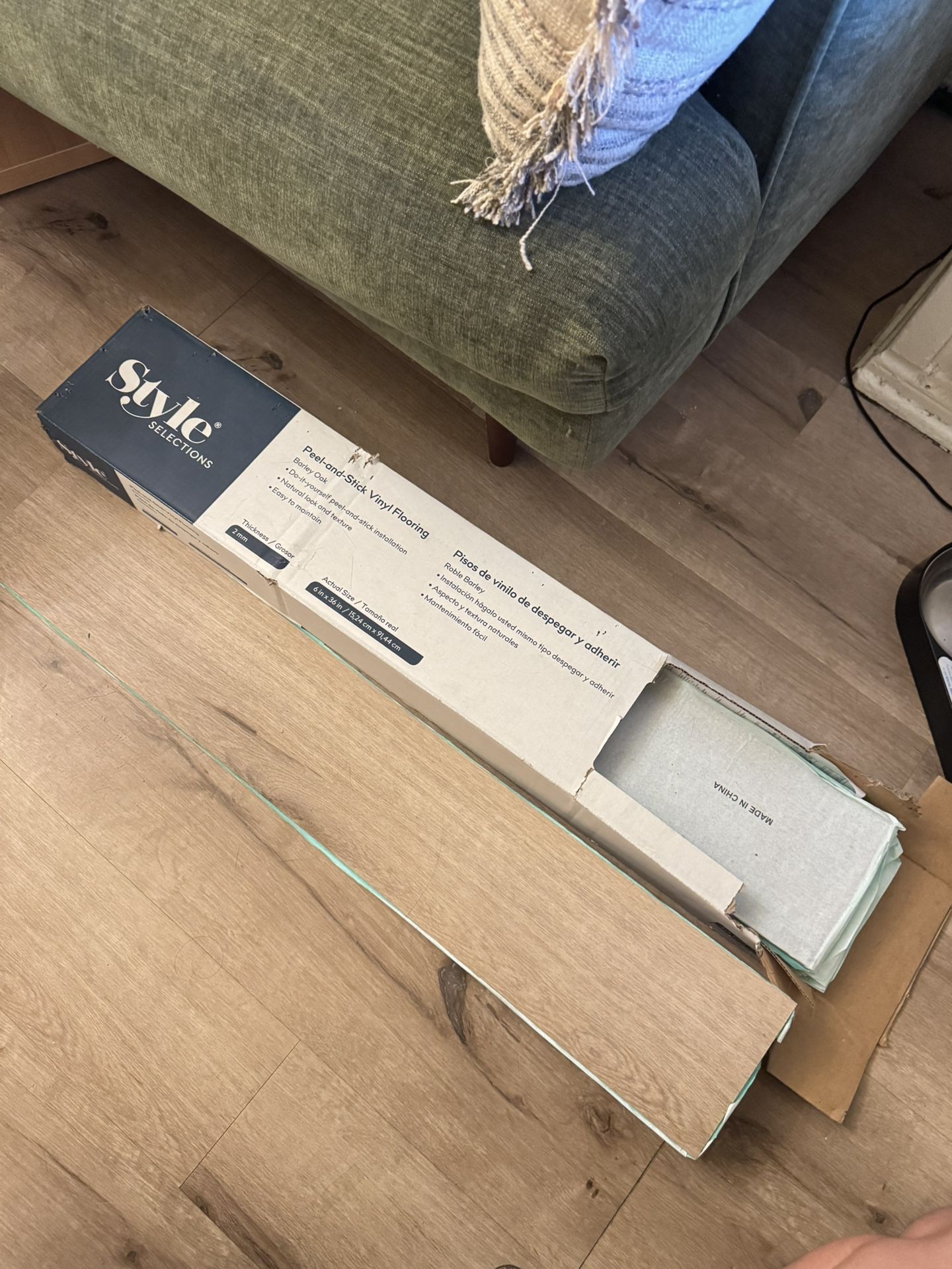 Barley Oak Vinyl Plank • Peel-and-Stick