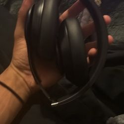 beats studio pro headphones 