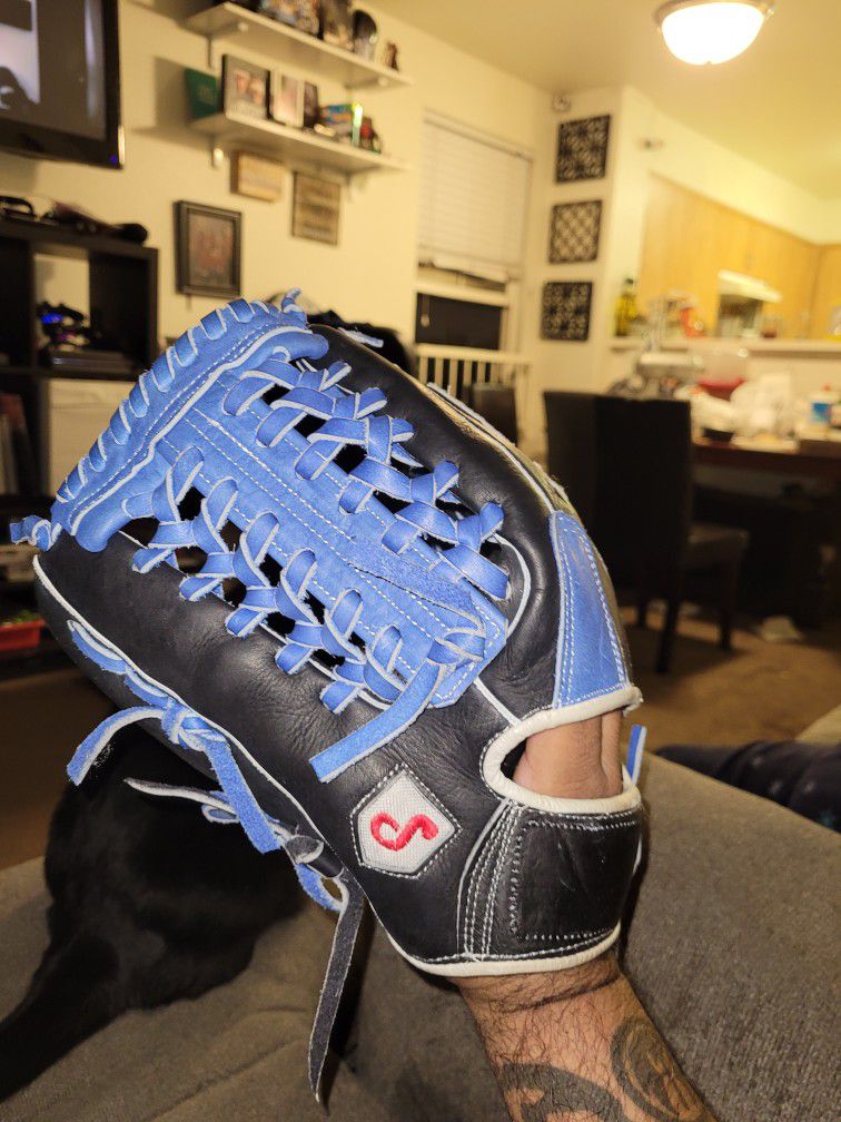 Soto Trapeze 12 Inch Baseball / Softball Glove
