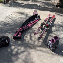 Adult Women Skis - 2 Pairs