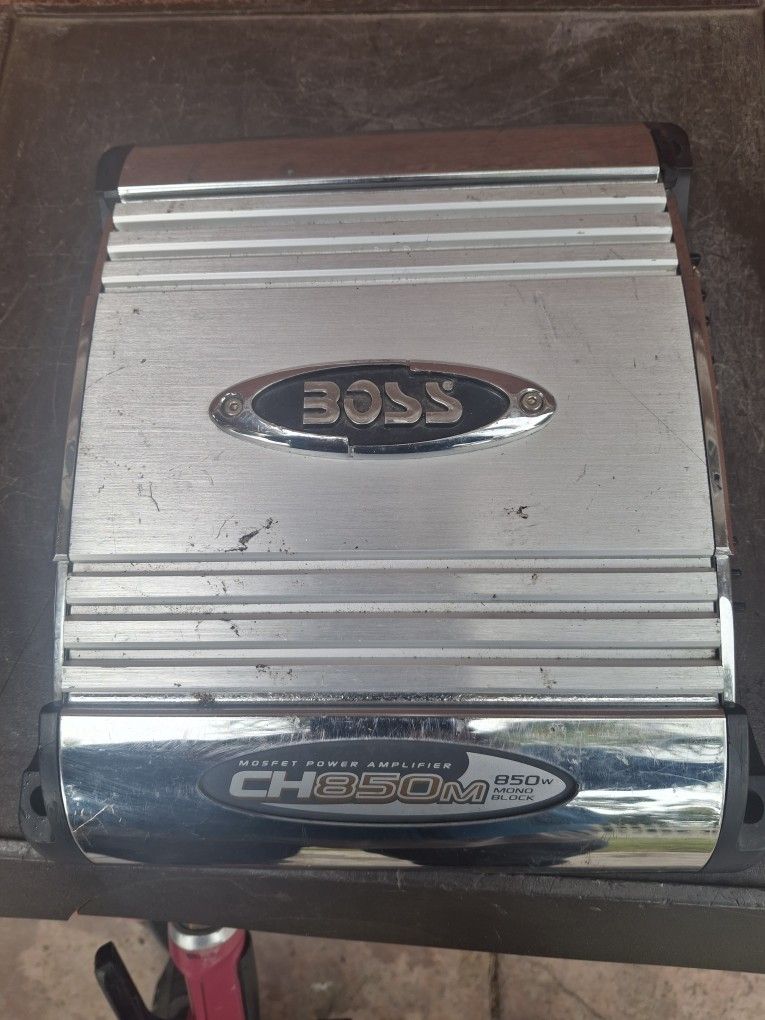 AMPLIFICADOR AMPLIFIER BASS 85O WATTS 2 CHANELS GOOD CONDICIÓN ABLO ESPAÑOL 