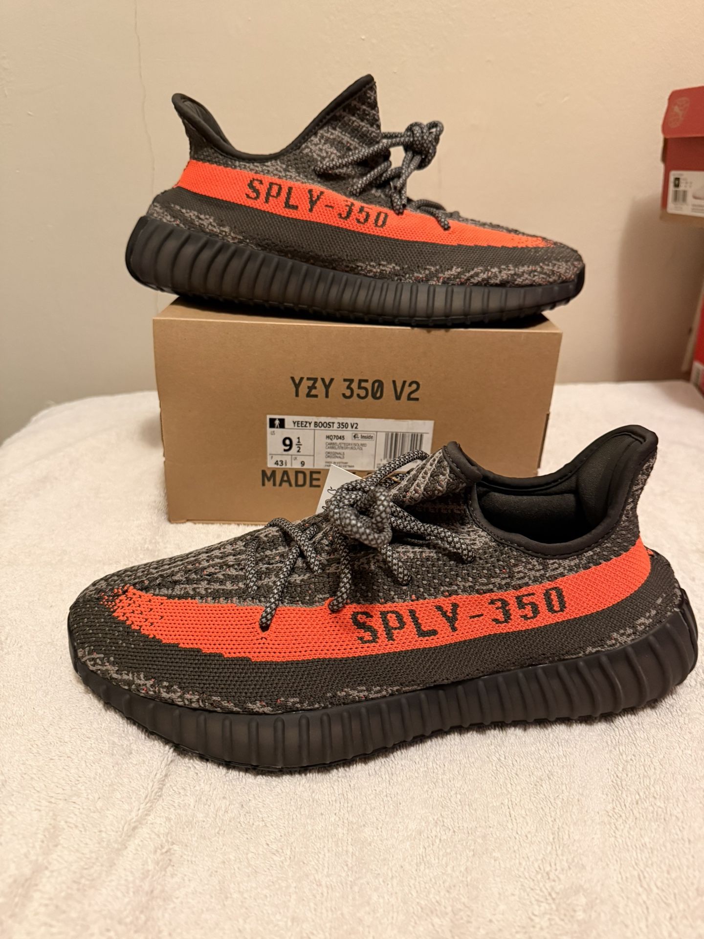 Adidas Yeezy size 91/2 Brand New and Original Zapatos de Adidas Yeezy talla 91/2 Nuevos