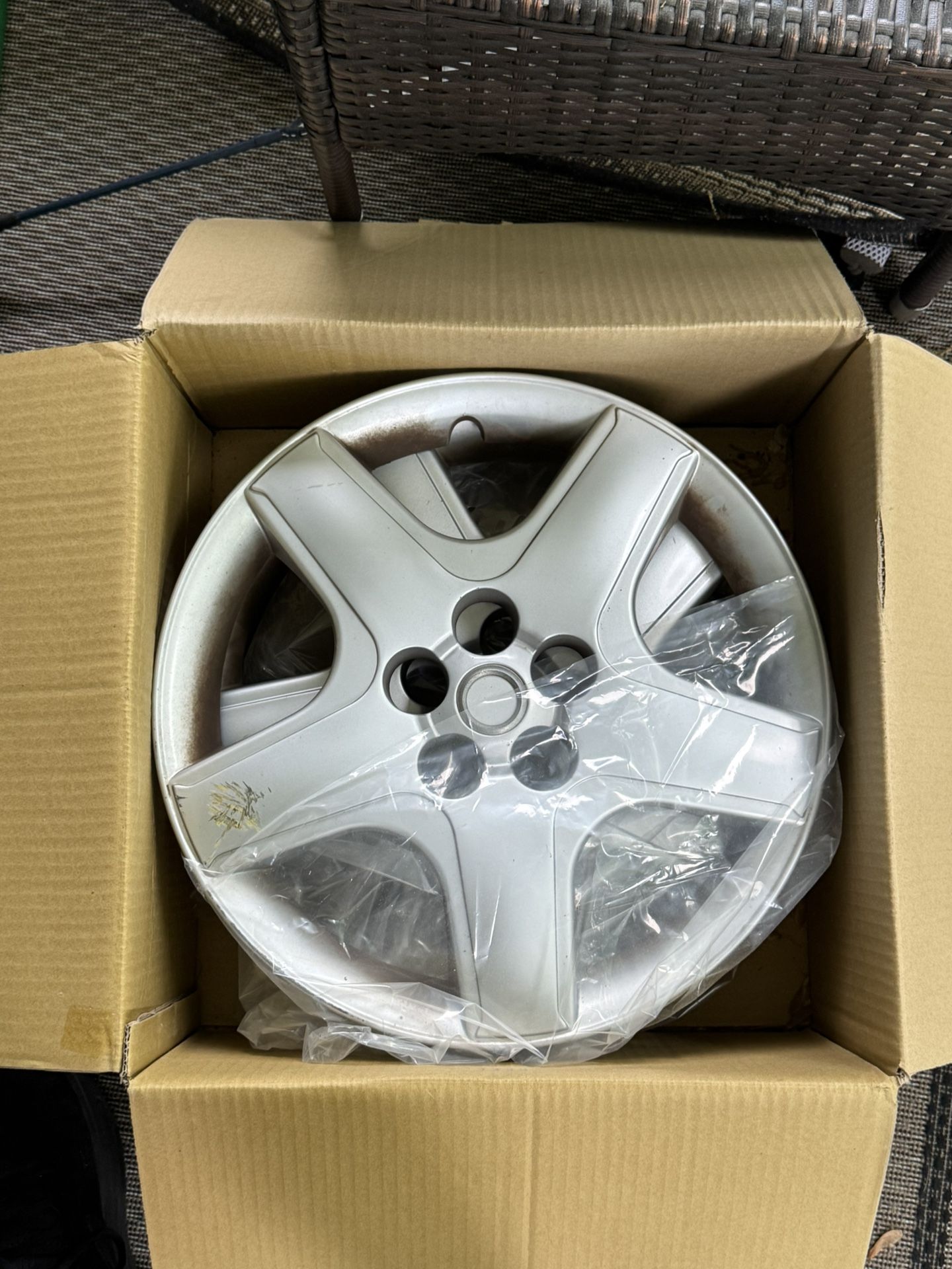Hubcaps For 2007 Toyota Matrix And Other