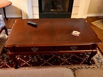 Large Coffee Table Classic/Traditional Design Solid Cherrywood Queen Anne Legs