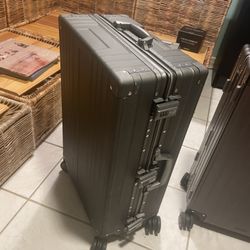 Travel king Metal Luggage 