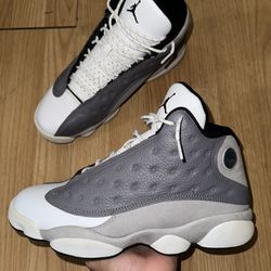 Atmosphere Grey Jordan 13 (size 9.5)