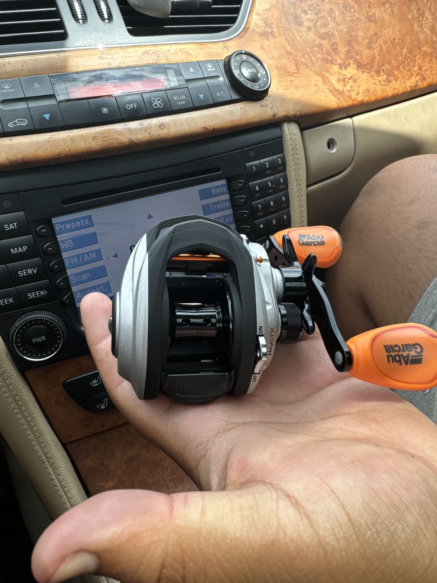 Abu Garcia Maxstx Right Hand  