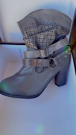 Ladies Boots $35