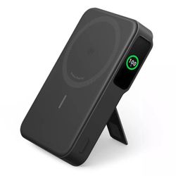 Anker MagGo 10000mAh Black Power Bank with LED Screen