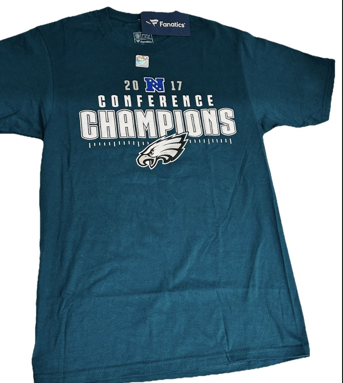 Vintage 2017 Philadelphia Eagles NFL Team Names Champion T-shirt