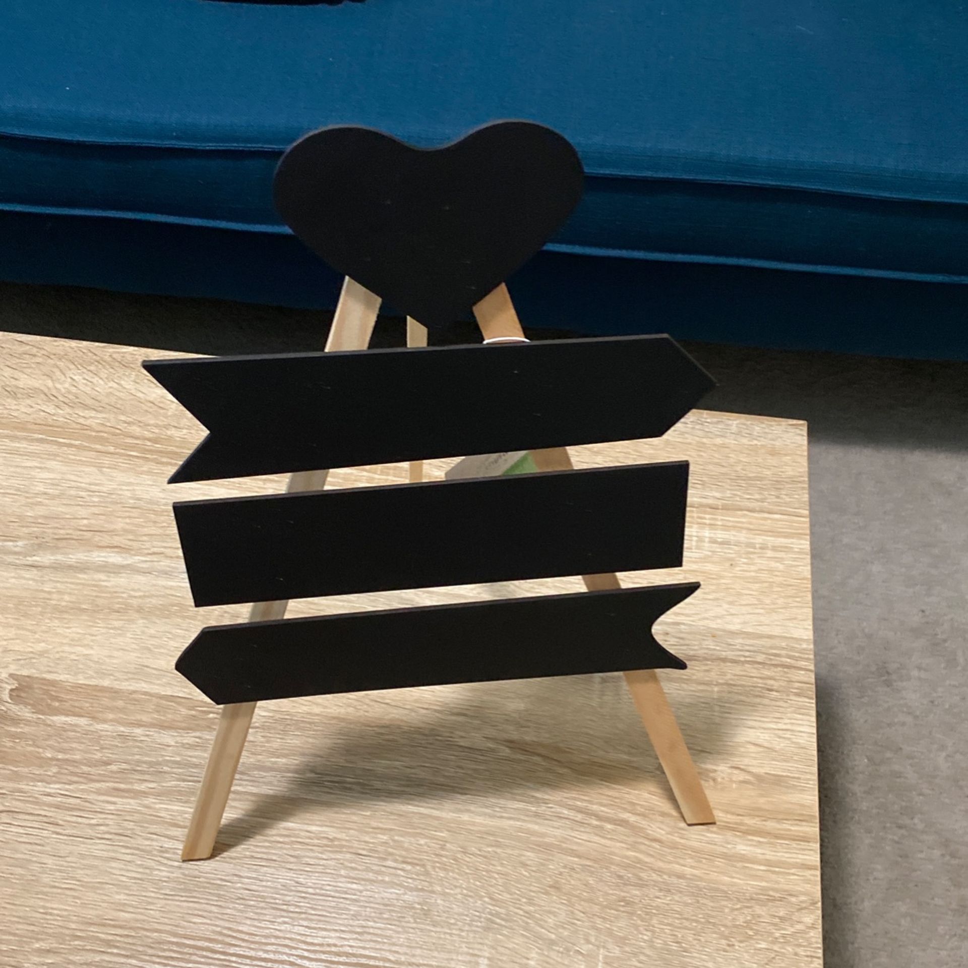 Chalkboard Arrow Easel $5
