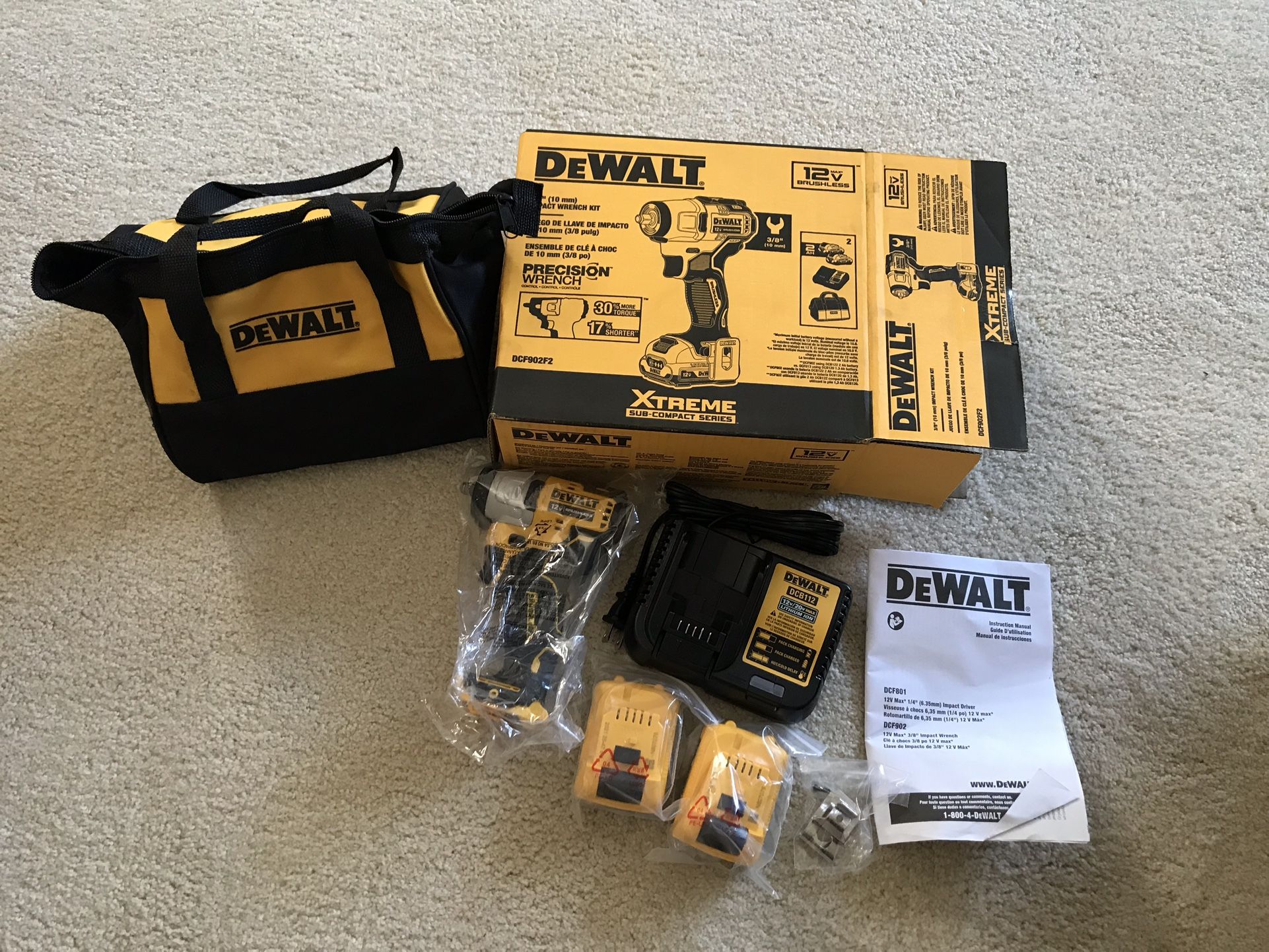 New DeWalt 3/8” (10mm) 12 volt impact wrench kit with carrying case