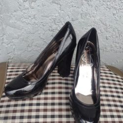 Black - Shiney - Chunky Heel - Unlisted - Kenneth Cole - Pumps