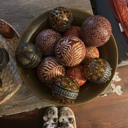 Balls and bowl decor 