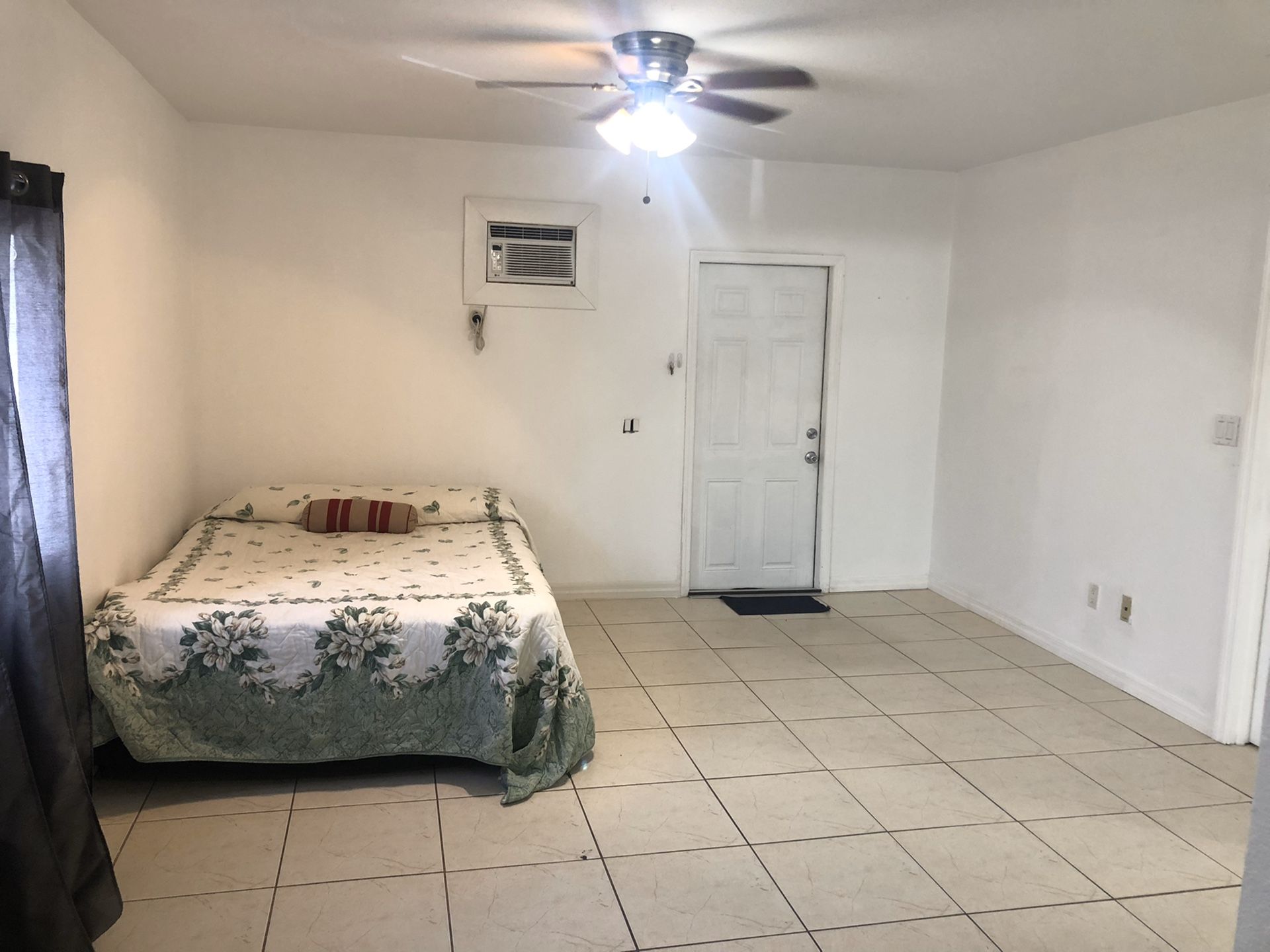 EFFICIENCY / STUDIO / APARTAMENTO en Kendall for Sale in Miami, FL