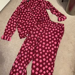 Simply Vera Wang pink polka dot pajamas.  SIZE LARGE. EUC