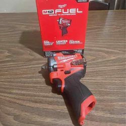 Milwaukee New 3/8" Stubby Impact Wrench 12M 